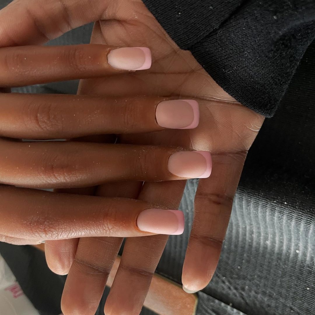 French nude élégante — Black & Beauty Studio