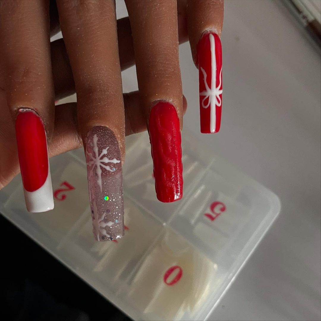 Nail art rouge et blanc